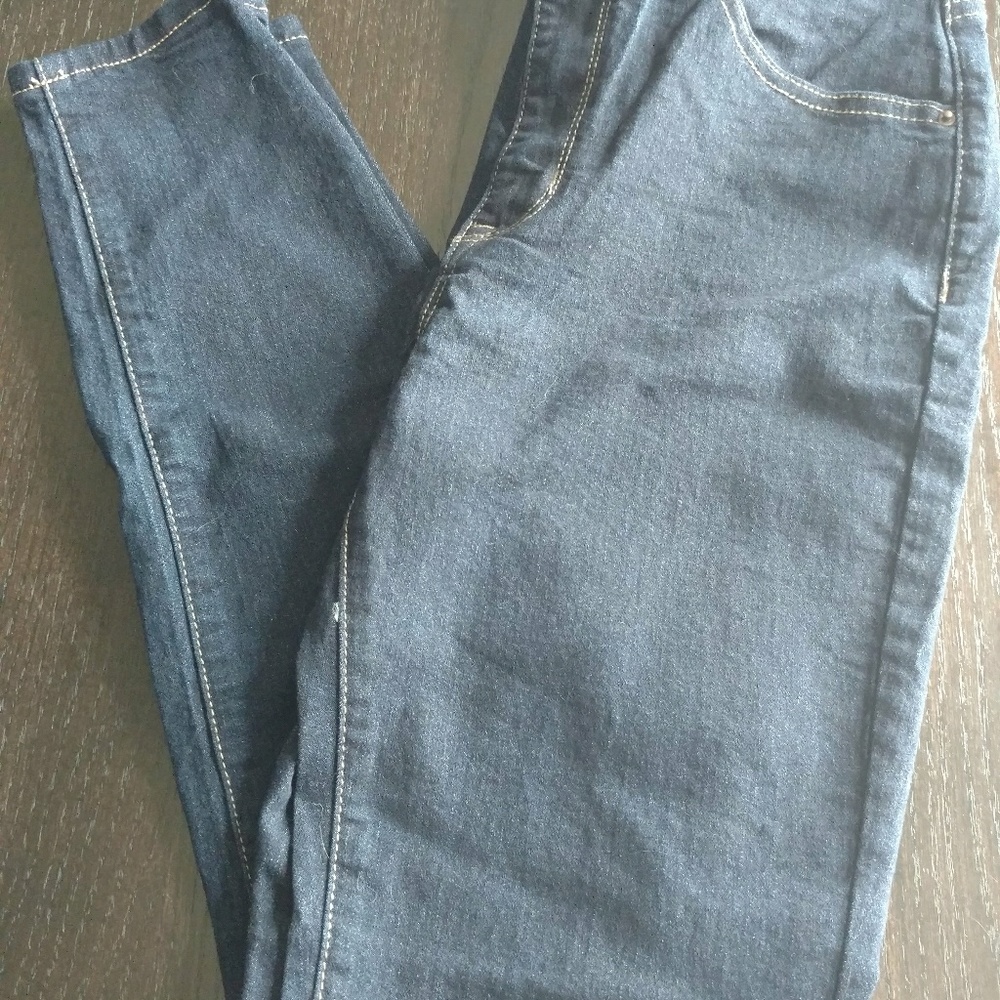 Forever 21 Mid Rise Skinny Jeans